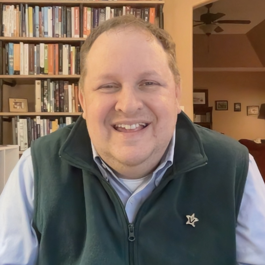 Headshot of Scott Pearson